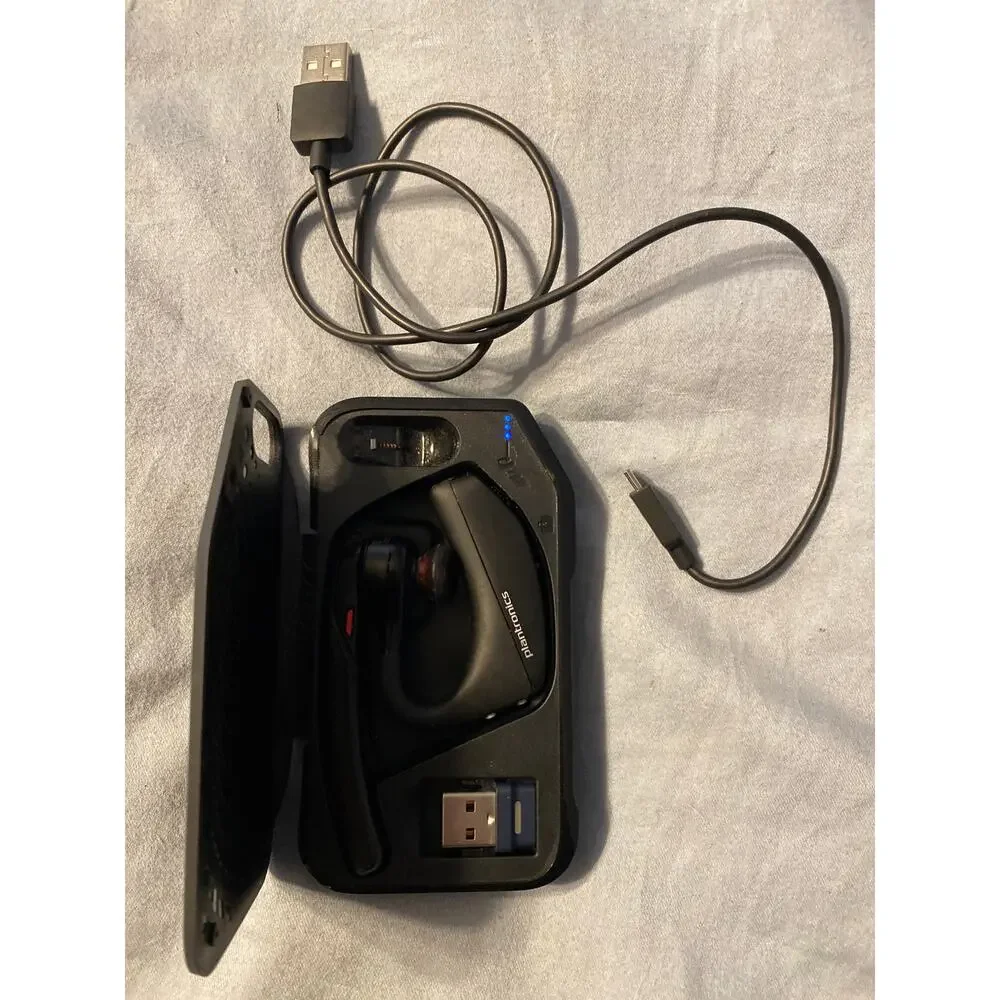 Plantronics by Poly Voyager 5200 UC Wireless Headset & Charging Case 206110-102